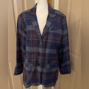 Newport News vintage navy/purple plaid women’s blazer with pockets. Size M.